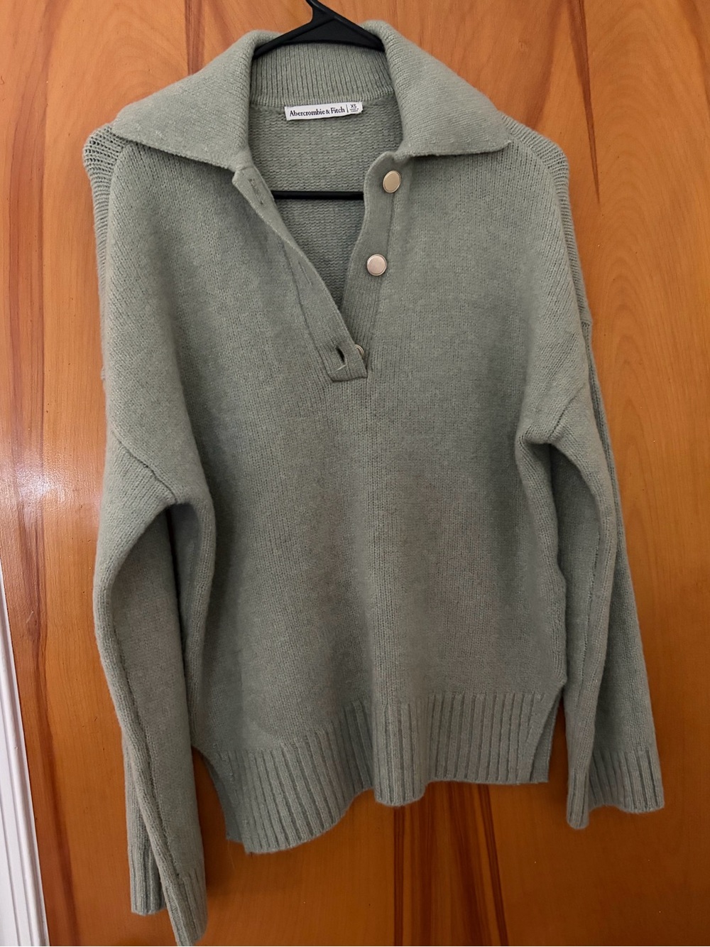 Abercrombie and fitch sweater xs